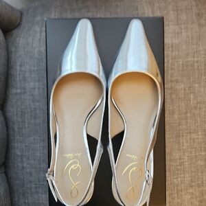 Chic Silver Slingback Heels